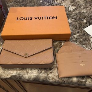 Felicie empriente in papyrus